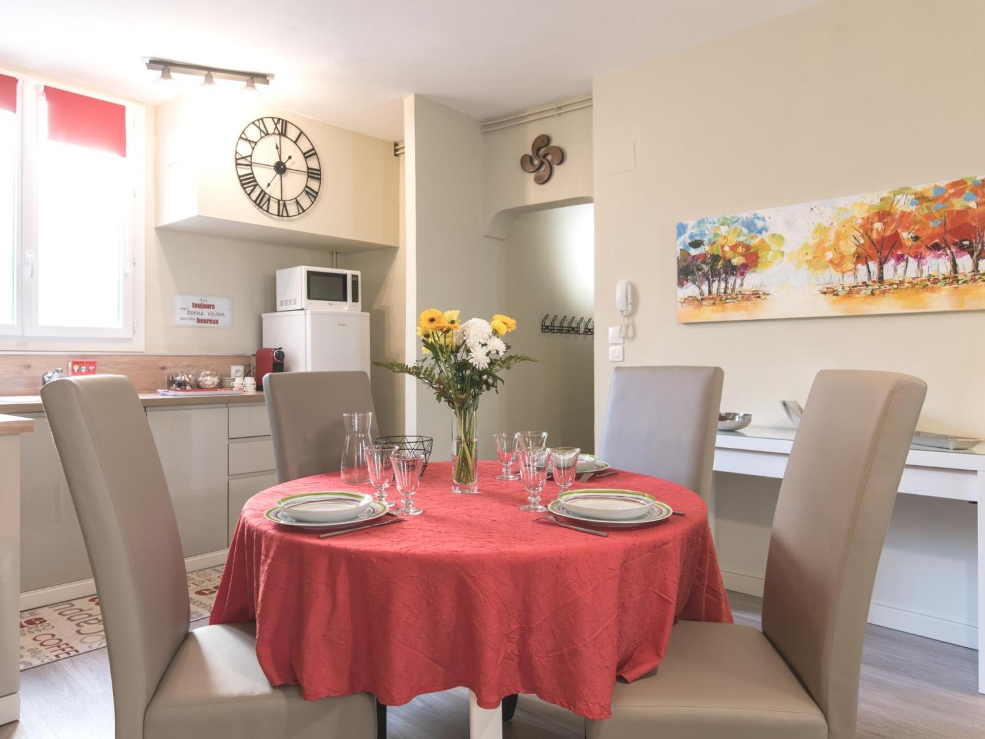 Apartamento Charme Au Coeur D'avignon *